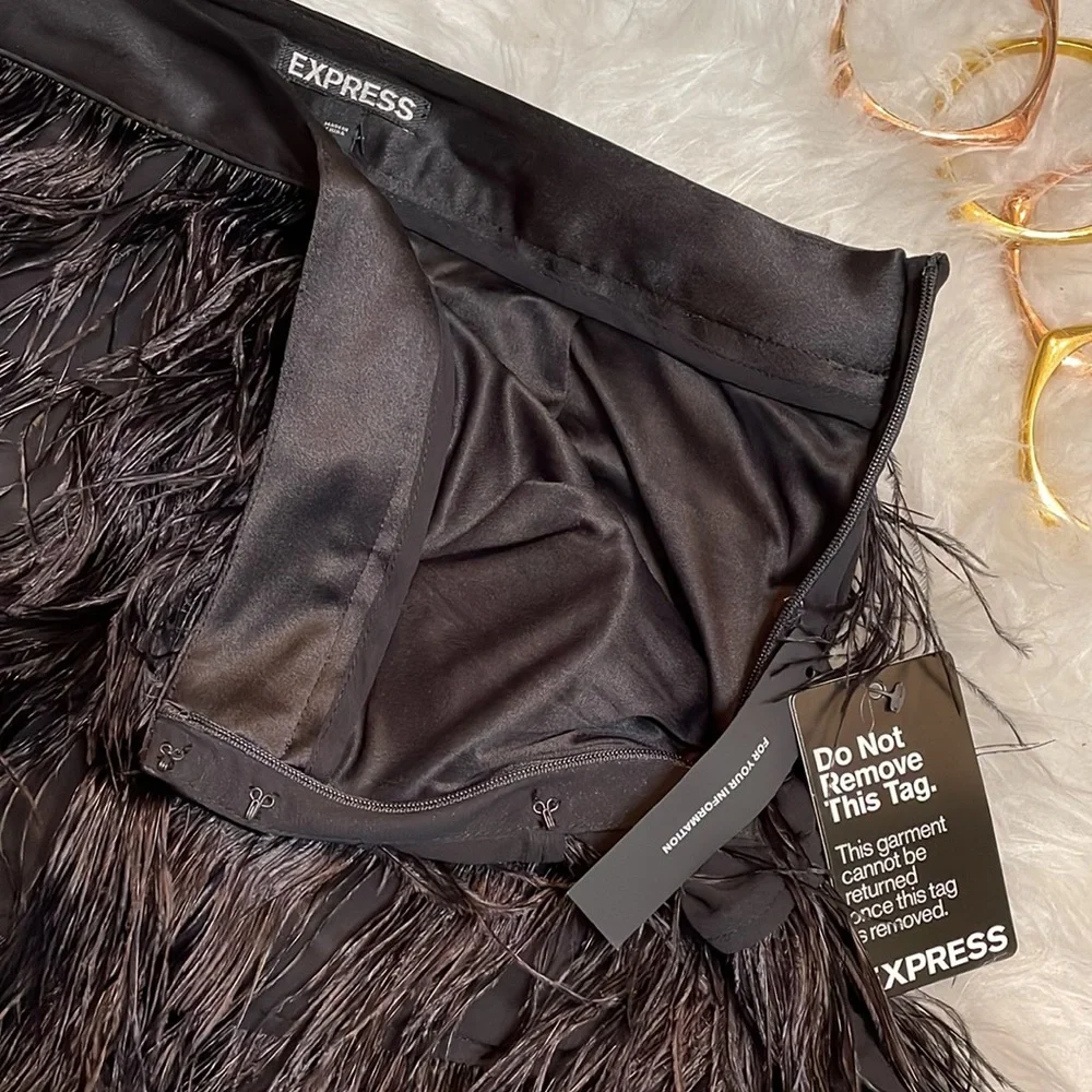 Express Ostrich Feathered Skirt - Picture 5 of 14